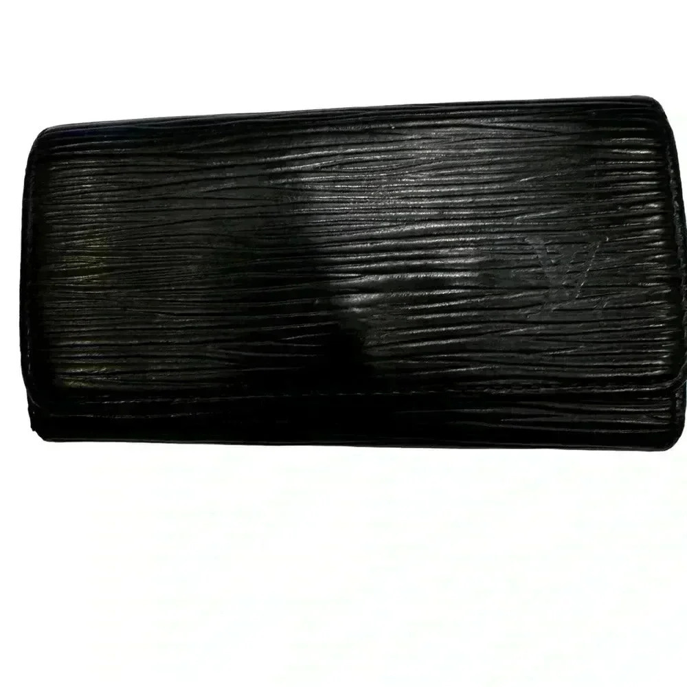 Louis Vuitton Black Leather Epi Key Holder 4 Rings Date Code  CA1907 unisex